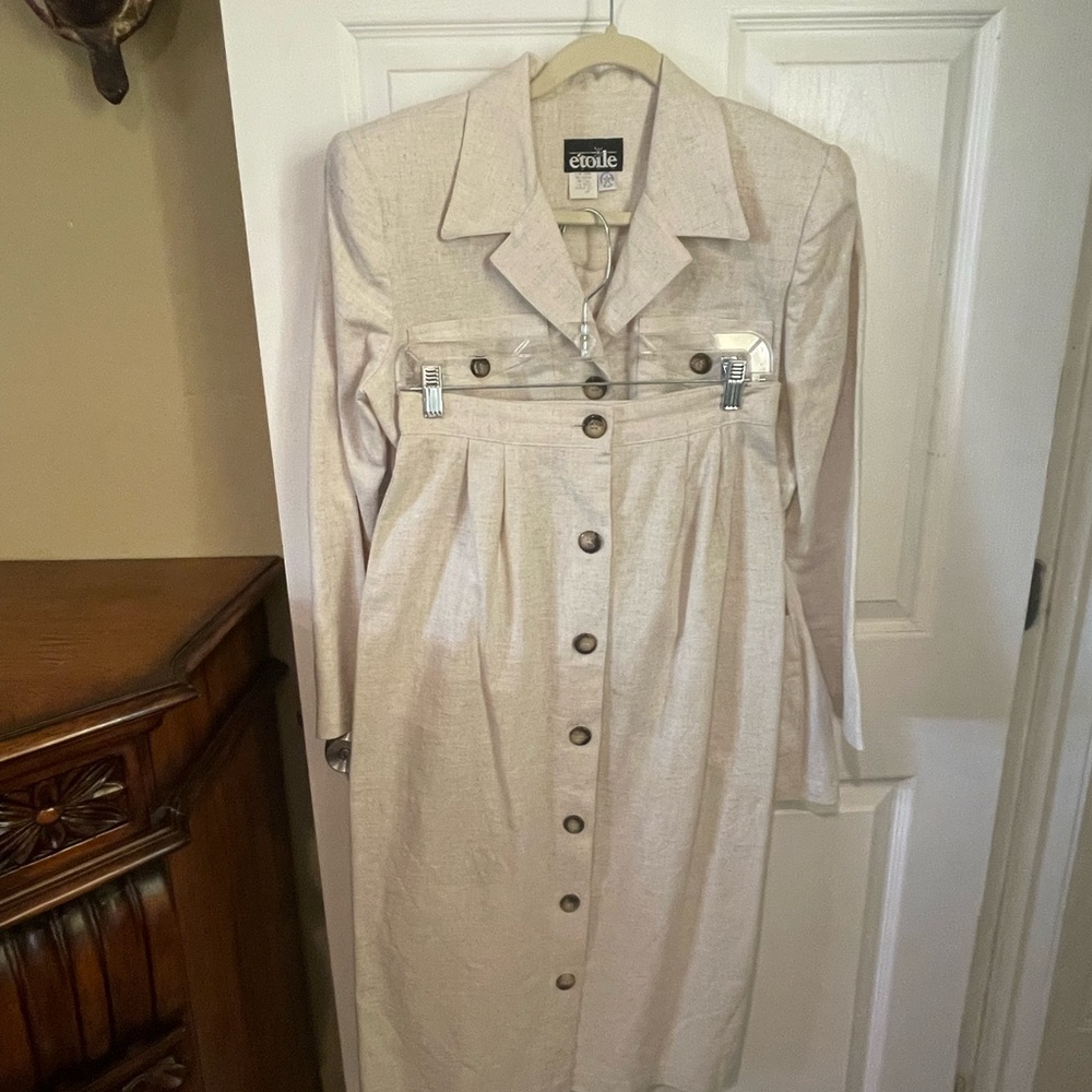 Vintage Women's Cream Jacket & Skirt Set - Picture 2 of 5